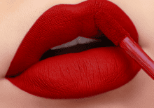 Blood Red Liquid Matte Lipstick - Long-Lasting & Waterproof 5ml
